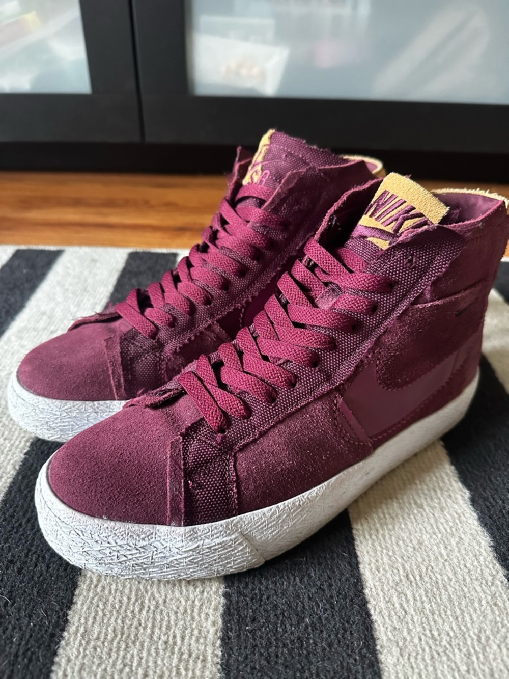 Nike Blazer Mid Suede Sneakers - Burgundy